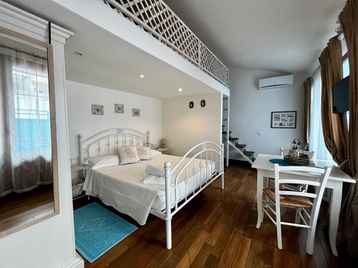 Palmasera Charming Rooms Cala Gonone Bagian luar foto