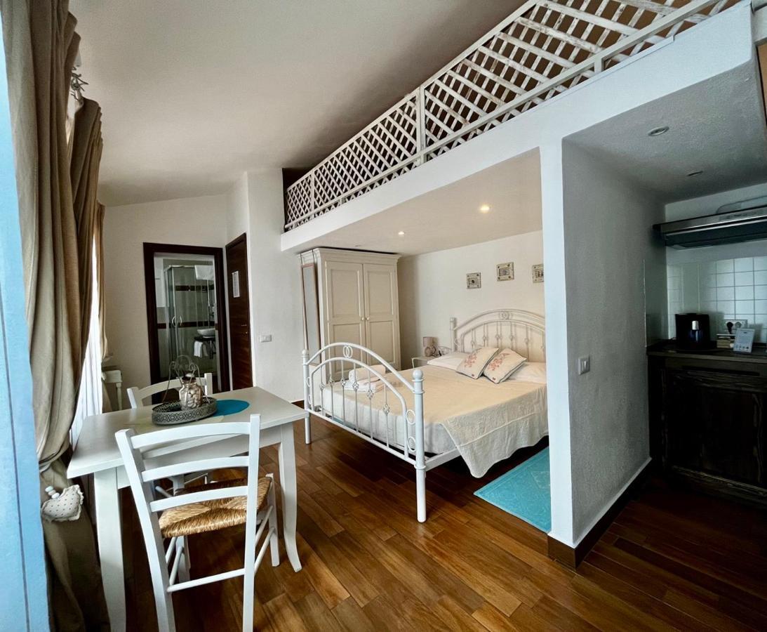 Palmasera Charming Rooms Cala Gonone Bagian luar foto
